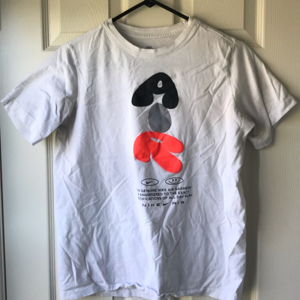 Nike “Air” T-Shirt.